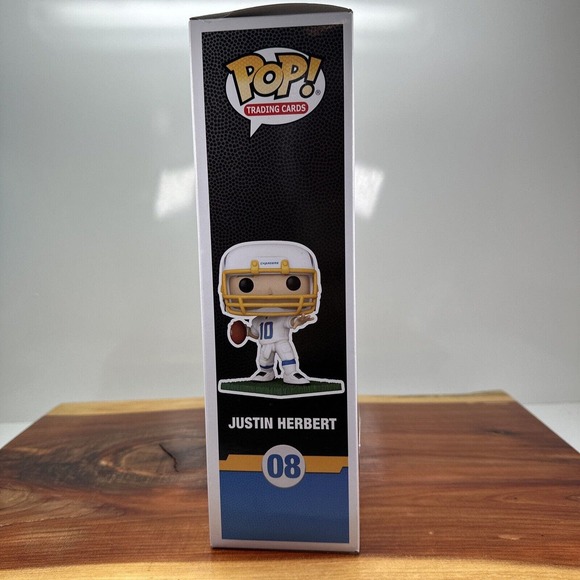 🔥Justin Herbert Funko Pop Figure + Trading Card 08 Panini Exclusive Gold‎ Prizm - Picture 3 of 5